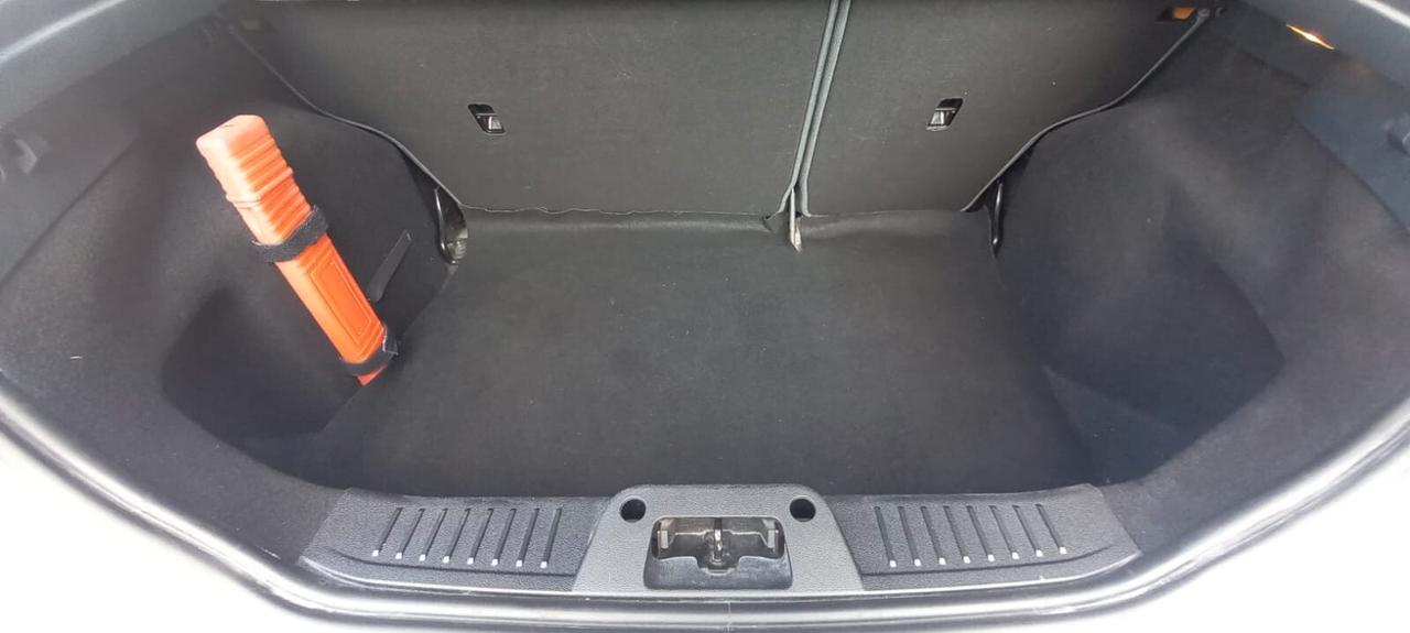 Ford Fiesta Modello Titanium cc. 1.250 Benzina 5 Porte 5 Posti SOLO 58.240 KM. Utilizzabile anche dai Neopatentati.