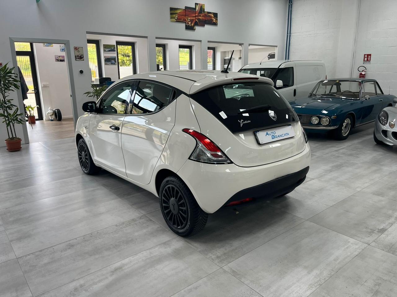 Lancia Ypsilon 1.0 hybrid