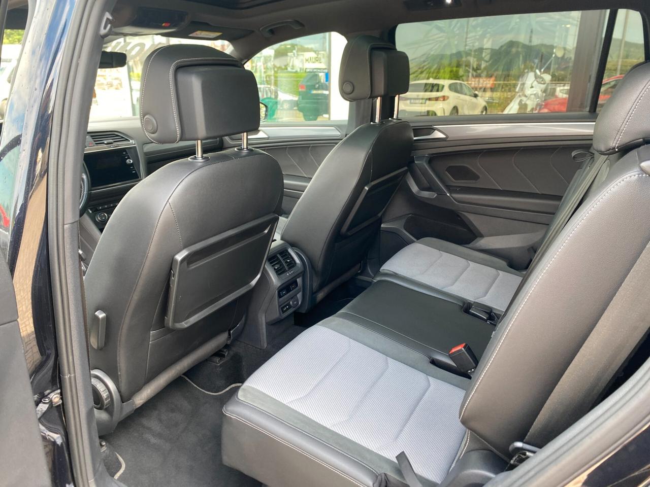 Volkswagen Tiguan Allspace 2.0 TDI SCR DSG 4MOTION R-Line