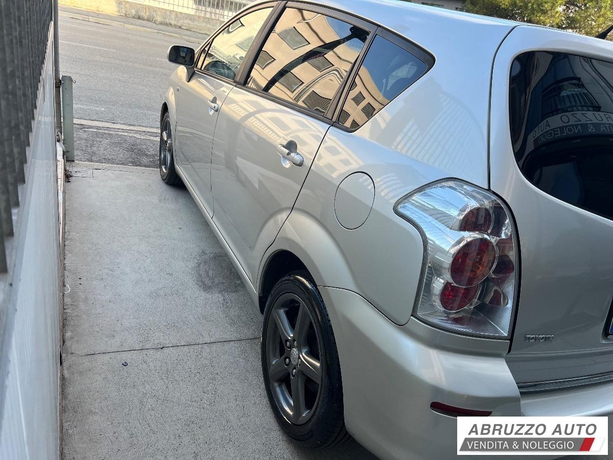 TOYOTA Corolla Verso 2.2 16V D-4D D-Cat
