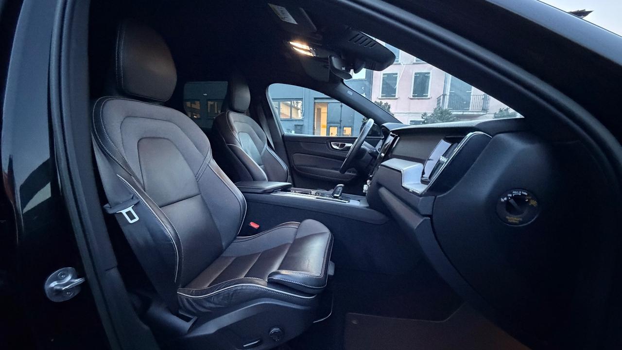 VOLVO XC60 R-DESIGN 197 CV - VIRTUAL COCKPIT, PELLE, FULL LED