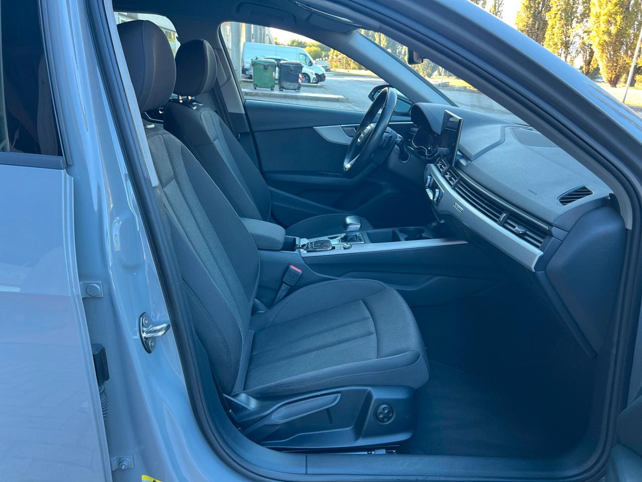 Audi A4 Avant 40 TDI quattro S tronic Business
