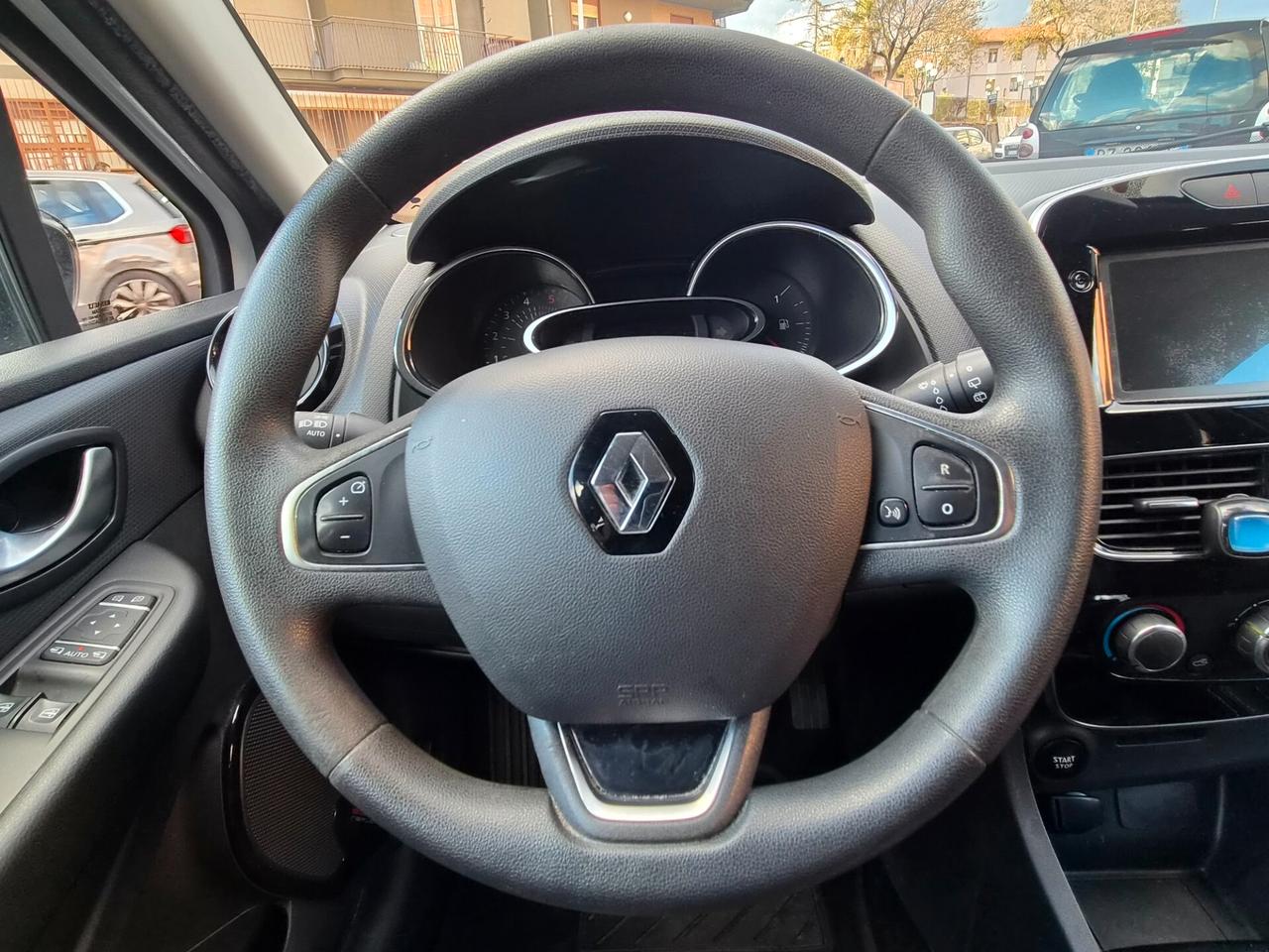 Renault Clio dCi 8V 75 CV 5 porte Moschino Life