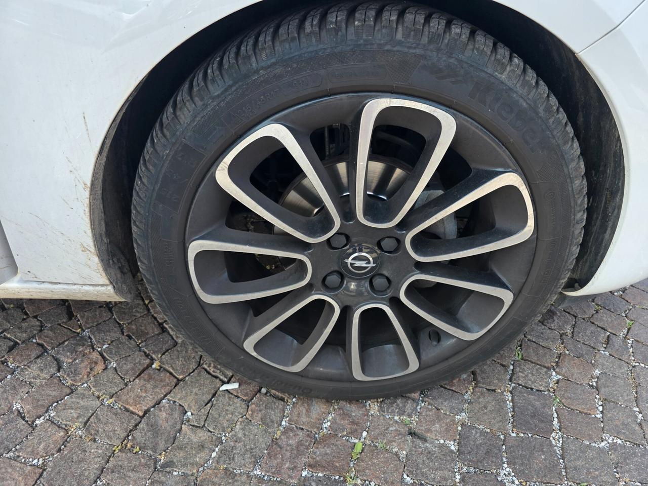 Opel Adam 1.4 87 CV con 83.000km Neopatentati ok