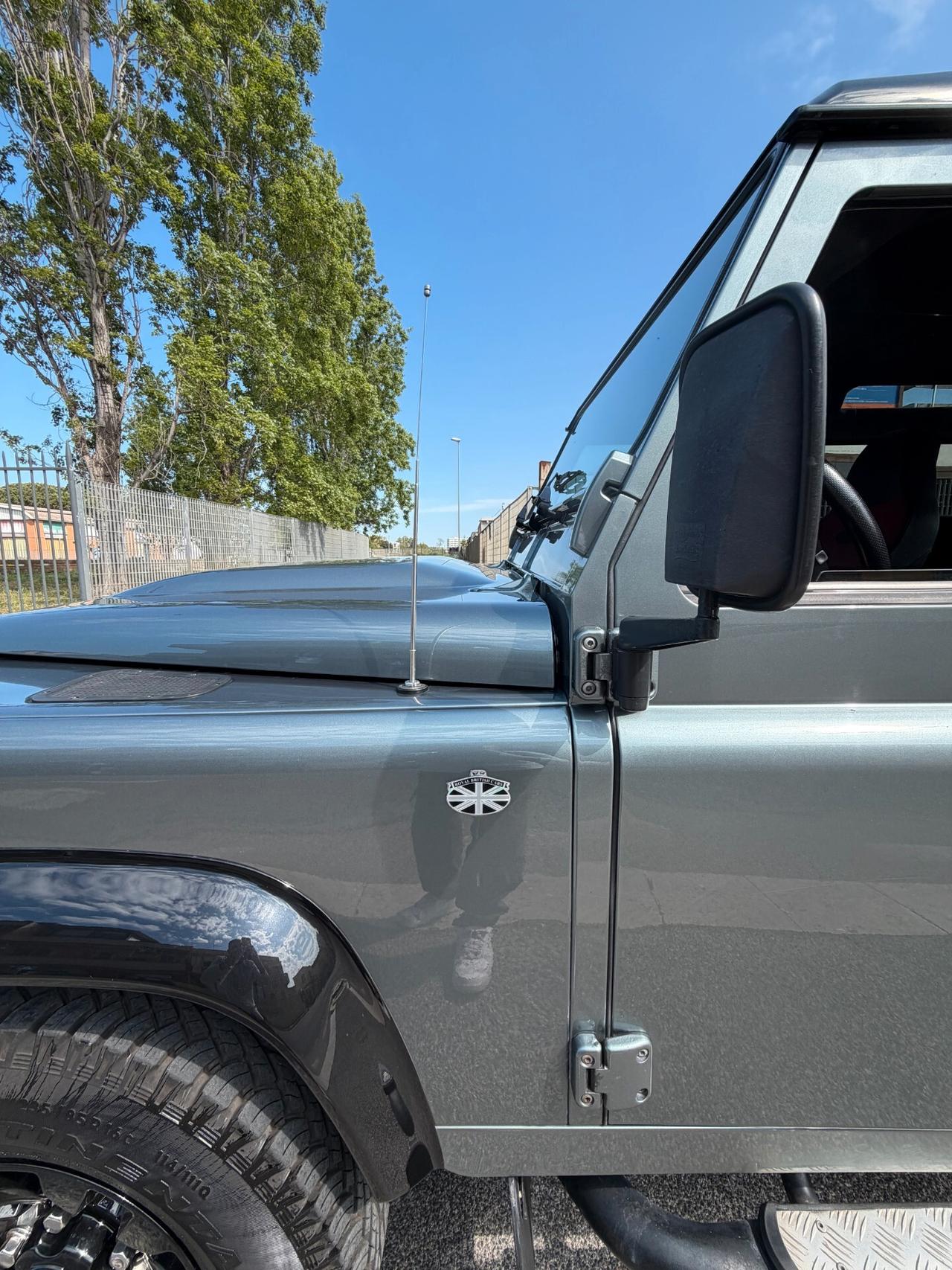 Land Rover Defender 90 2.2 TD4 Station Wagon SE N1