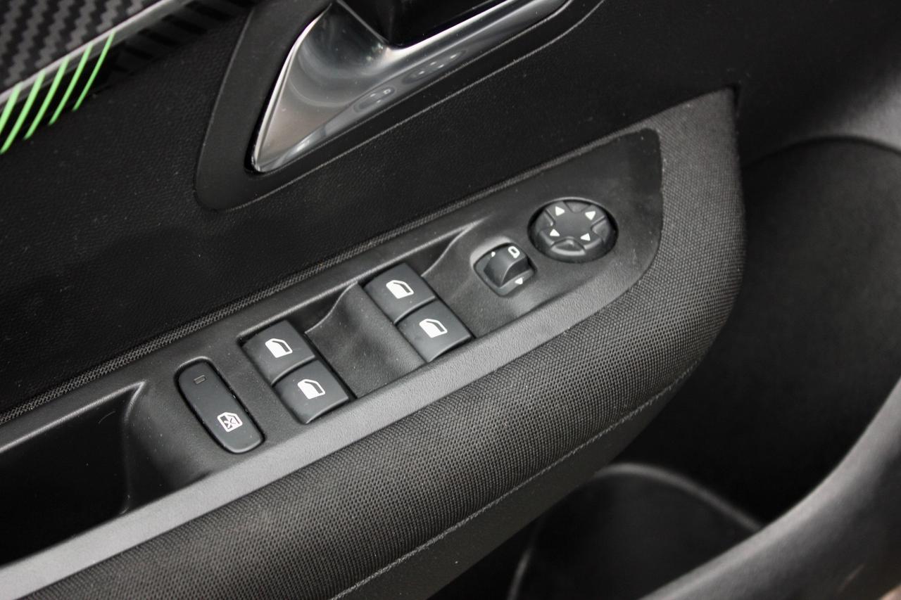 Peugeot 208 1.2 75CV SENSORI - APPLECARPLAY - CRUISE CONTROL