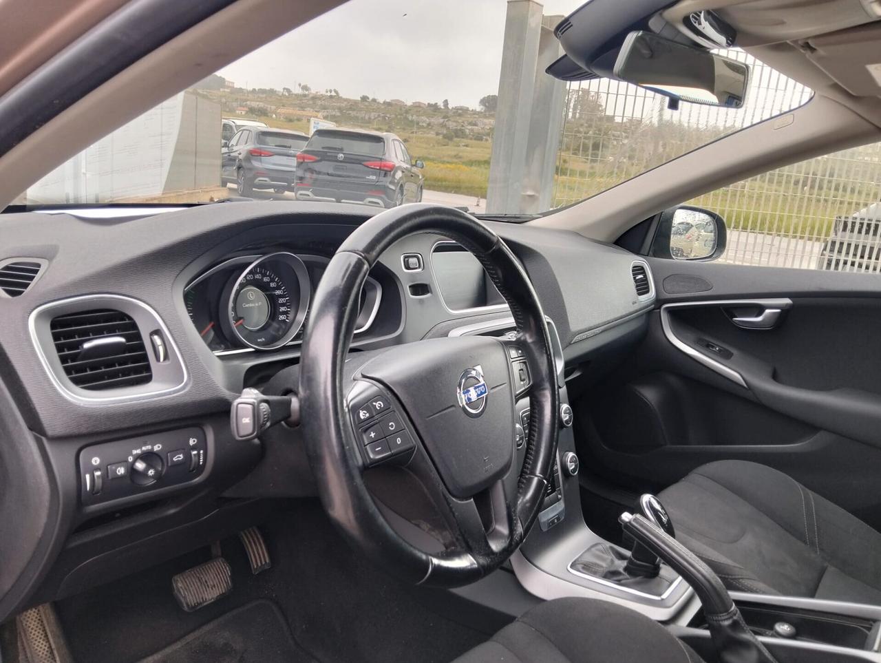 Volvo V40 Cross Country D2 1.6