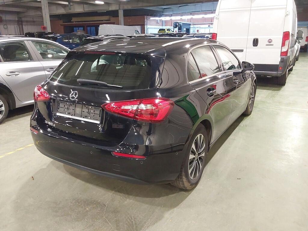 MERCEDES-BENZ A 180D 116CV AUTOMATIC BUSINESS SOLUTION ( NAVI PREMIUM - CRUISE - PARK ASSISTANT ) CC. 1.950