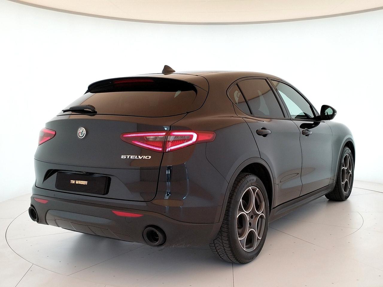 Alfa Romeo Stelvio 2.2 Turbodiesel 160 CV AT8 RWD Super Business