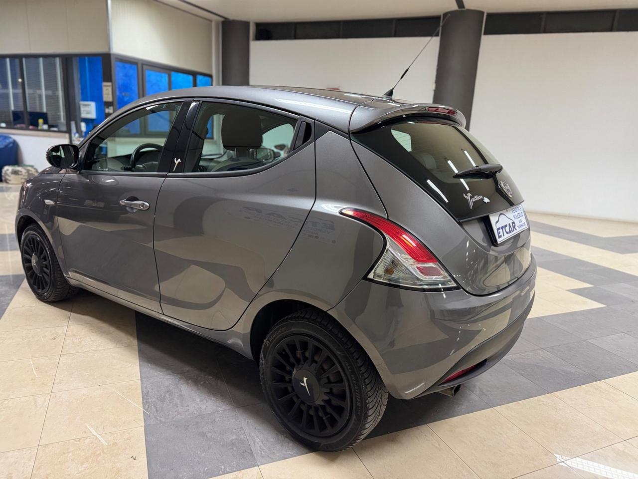 Lancia Ypsilon 1.2 69 CV 5 porte GPL Ecochic Gold