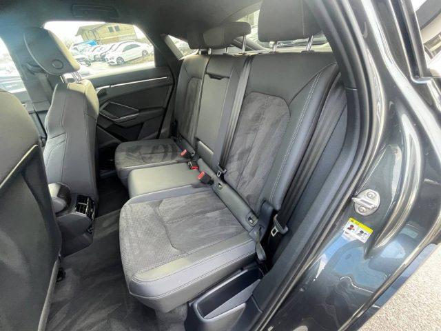 AUDI Q3 35 TDI S line edition