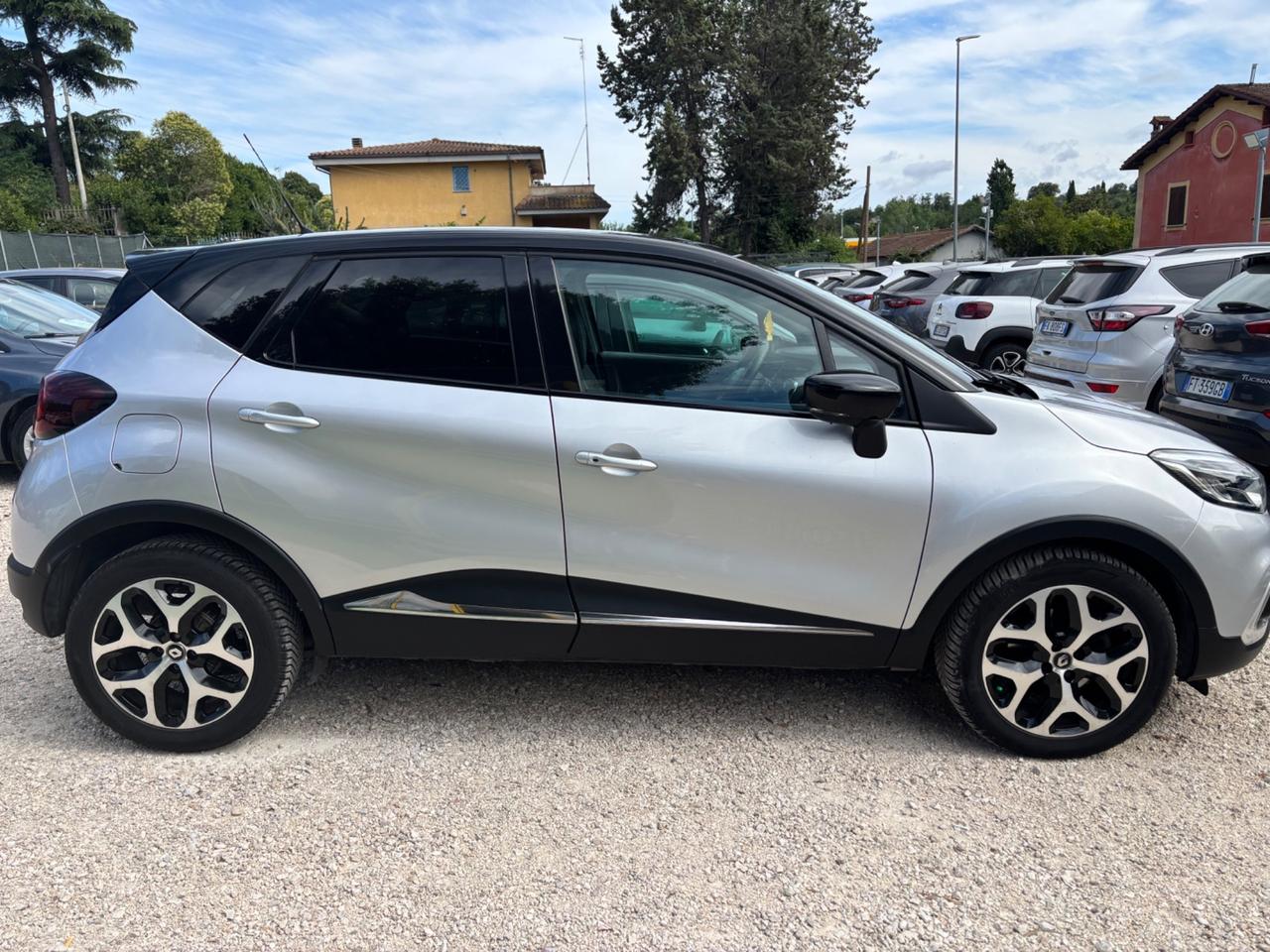 Renault Captur dCi 8V 90 CV EDC Initiale Paris