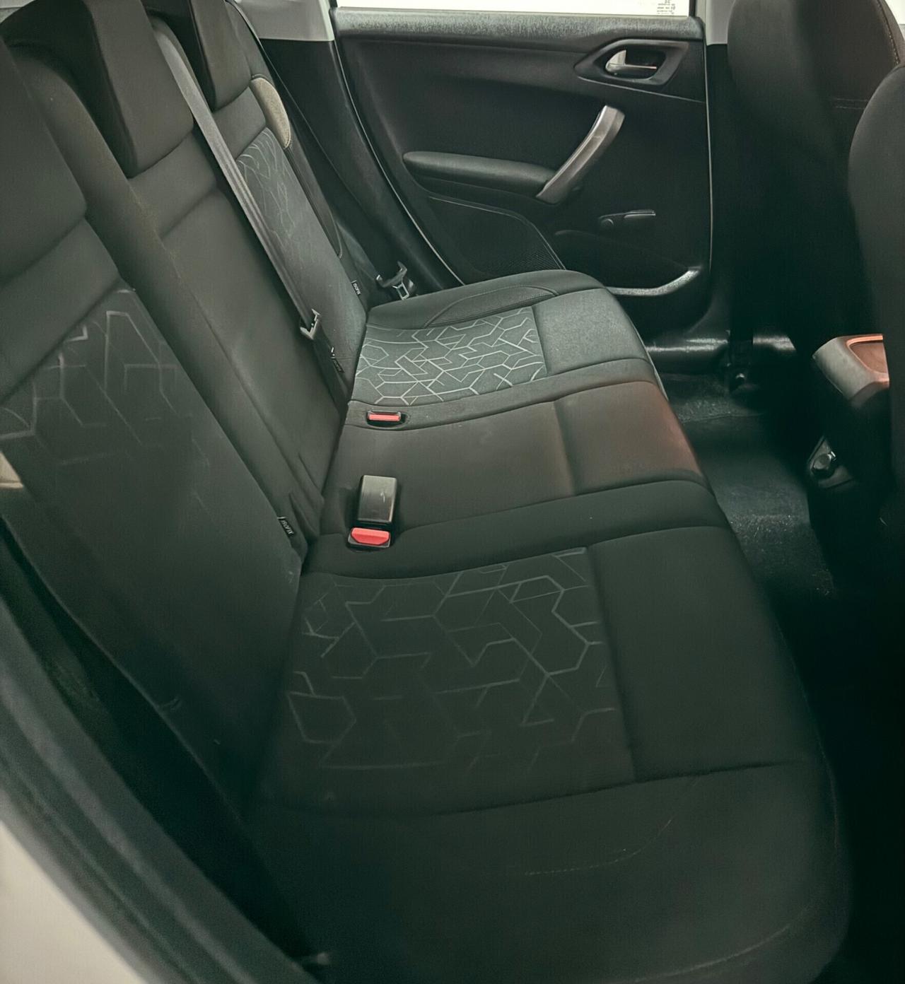 Peugeot 2008 1.6 e-HDi 92 CV - 2014