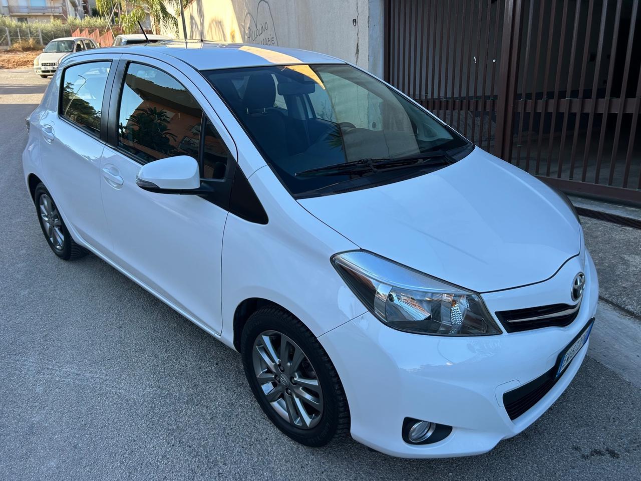 Toyota Yaris 1.0 b. solo 97000 km