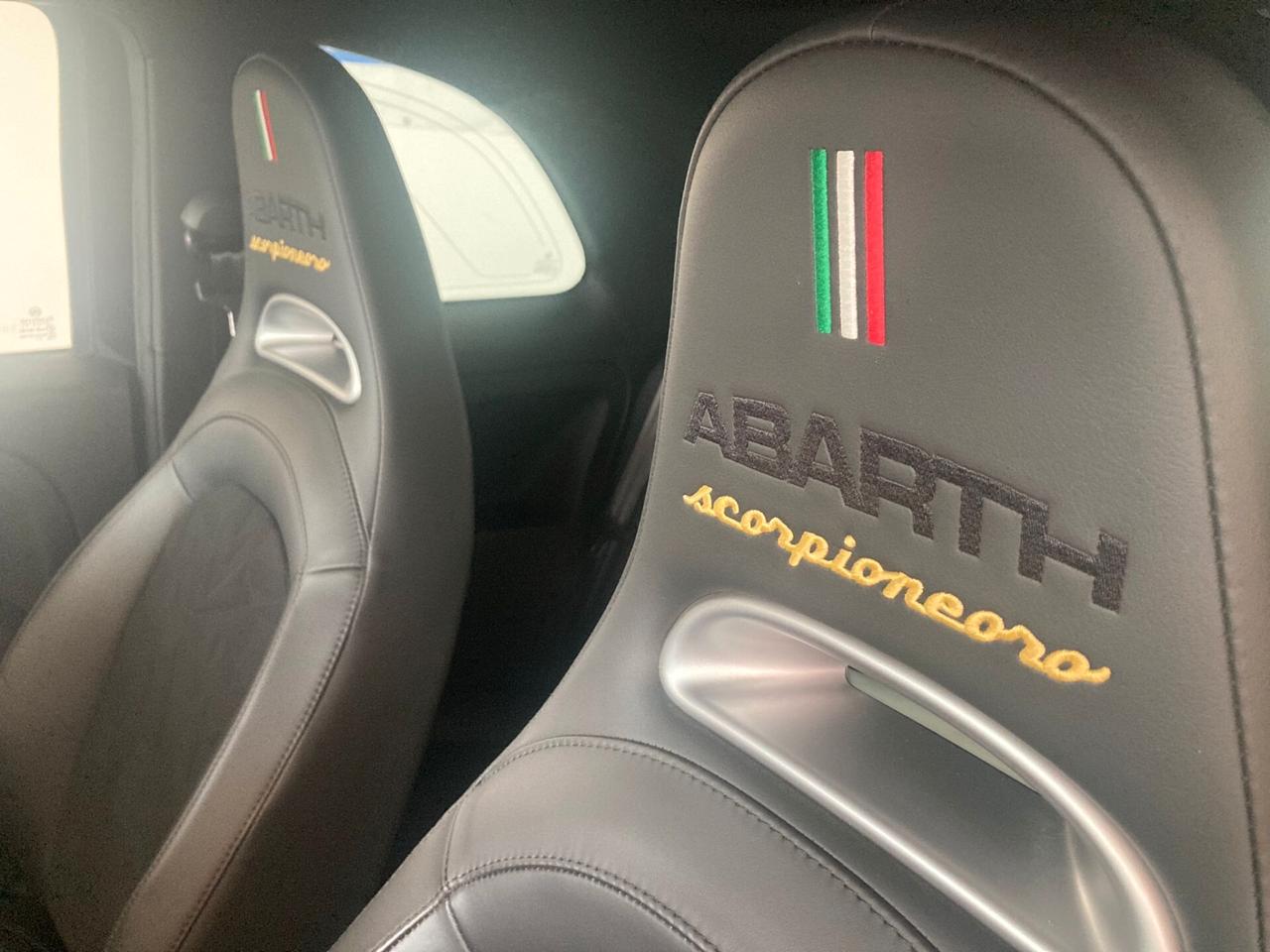 Abarth 595 1.4 Turbo T-Jet 165 CV Scorpioneoro