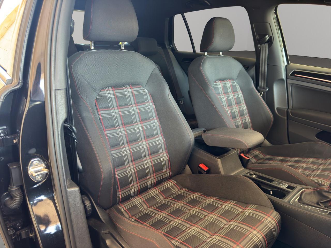 Volkswagen Golf GTI Performance 2.0 TSI DSG 5p. BlueMotion Technology