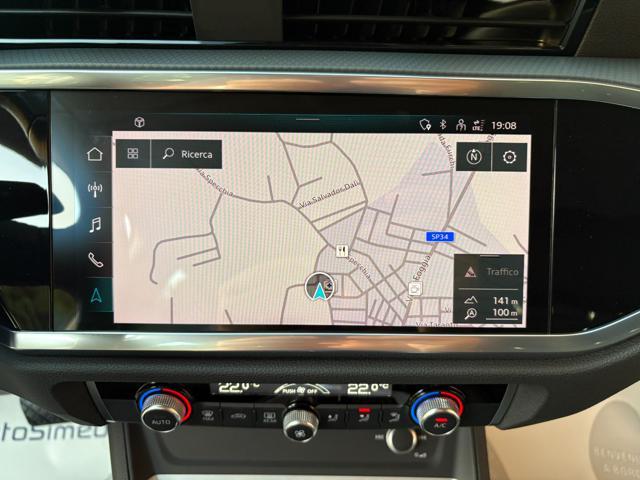 AUDI Q3 35 TDI quattro S tronic Business COCKPIT