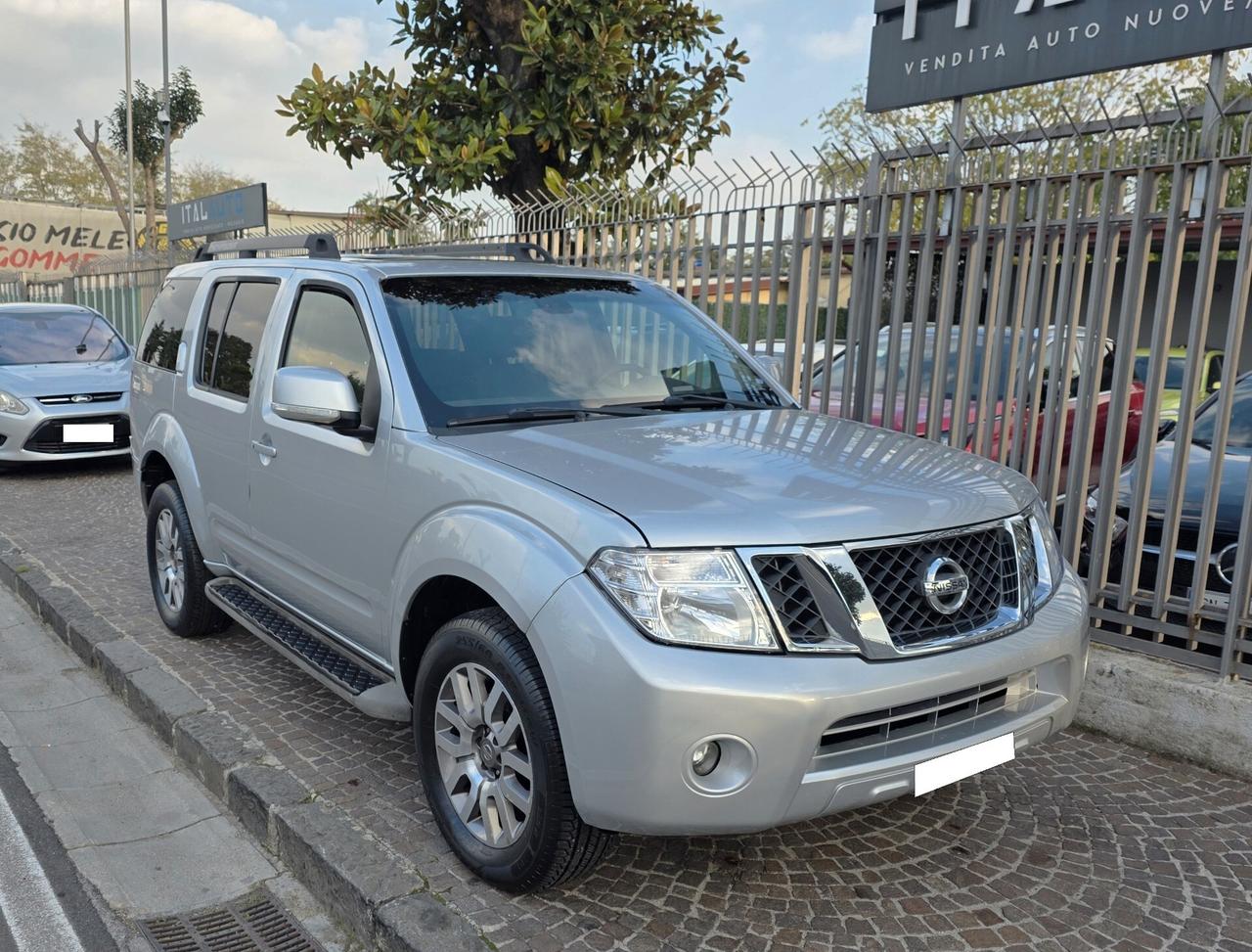 Nissan Pathfinder 2.5 dCi LE Auto 7 Posti