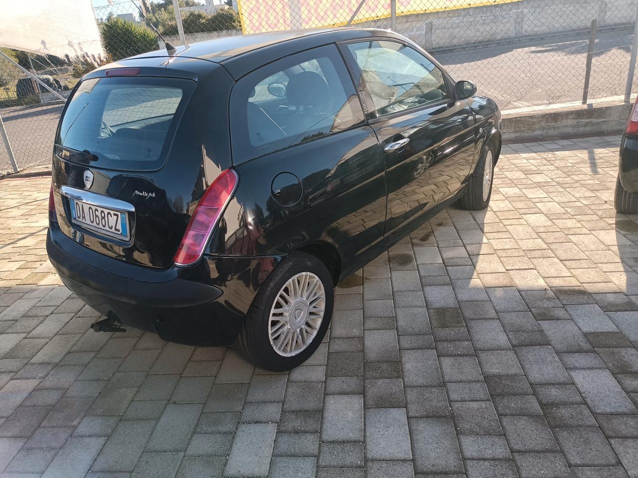 Lancia Ypsilon 1.3 MJT 75 CV Argento