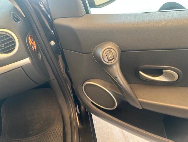 RENAUTL CLIO 12/2009 GPL NAVIGATORE, COMANDI AL VOLANTE...