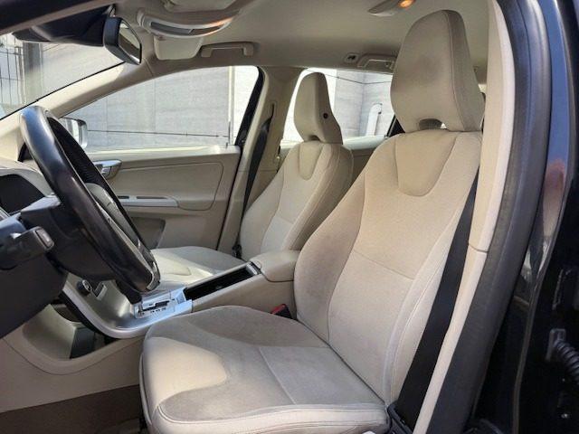 VOLVO XC60 D3 AWD Geartronic Momentum