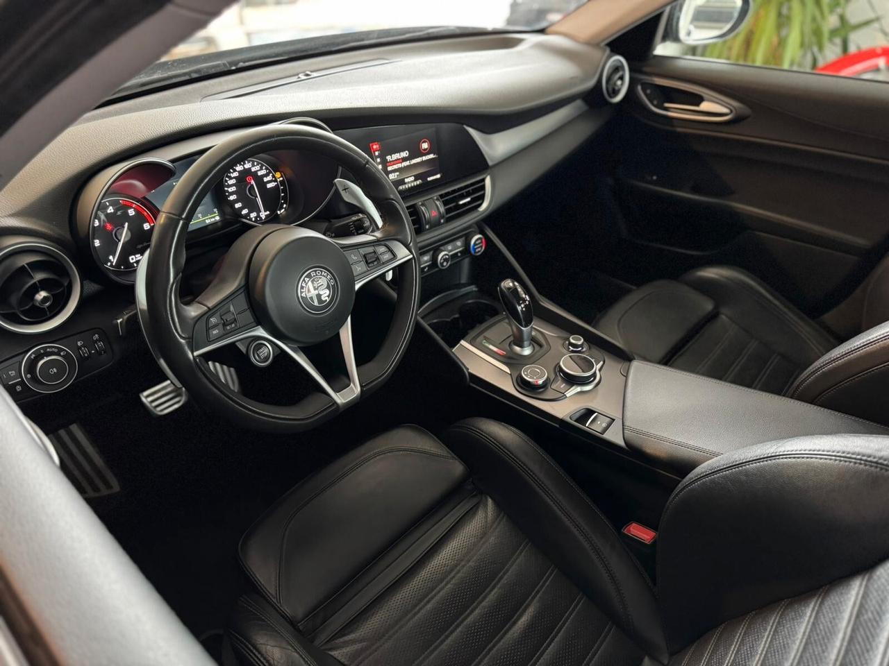 Alfa Romeo Giulia 2.2 Turbodiesel 210 CV AT8 AWD Q4 Veloce