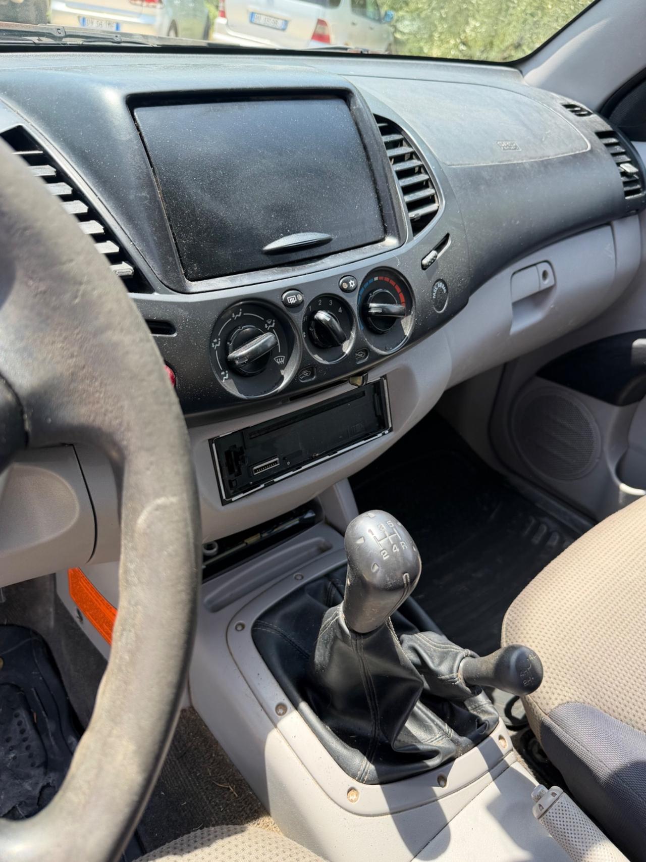 Mitsubishi L200 2.5 DI-D/136CV Single Cab Inform