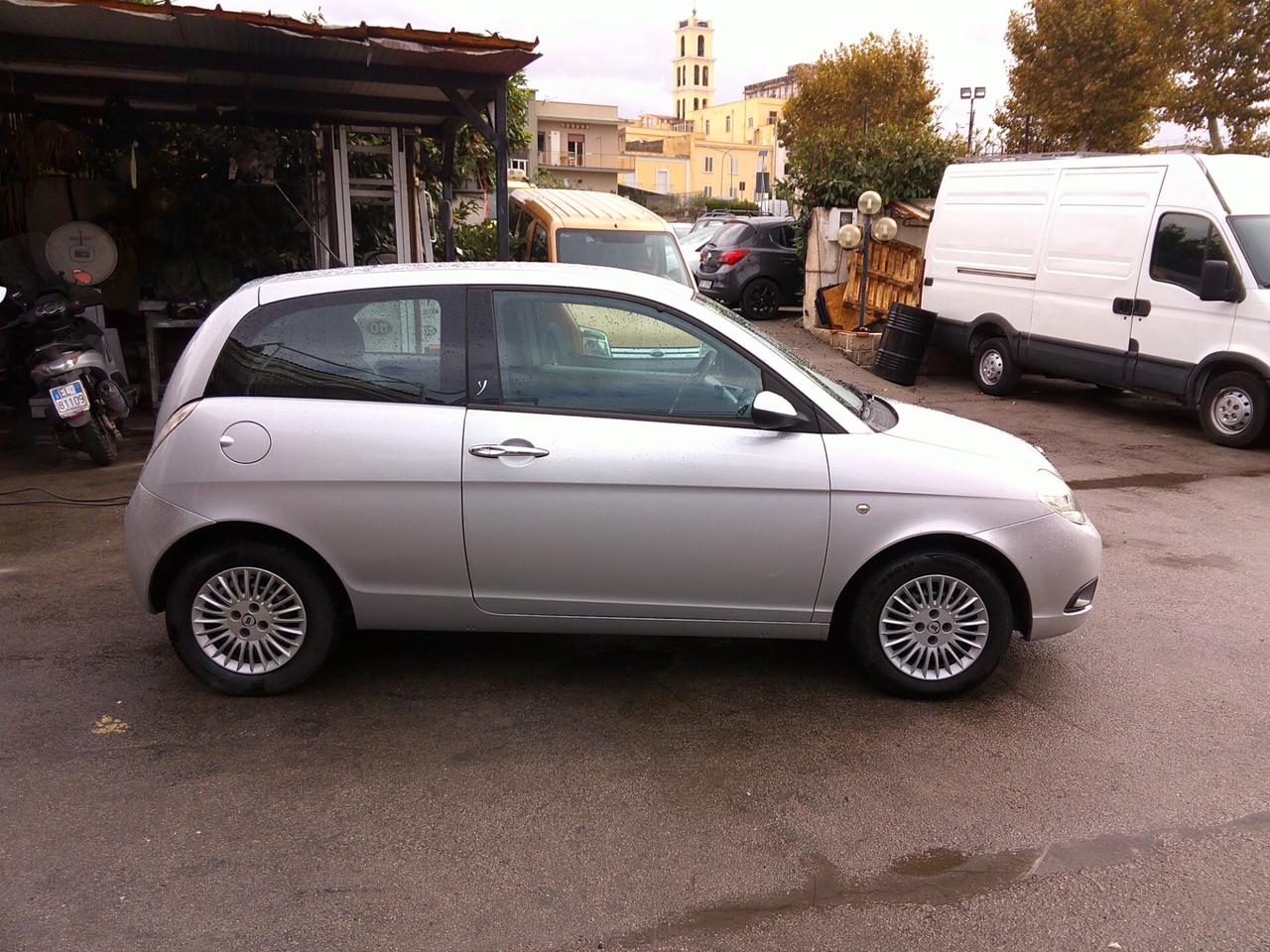 Lancia Ypsilon 1.2 Oro 08