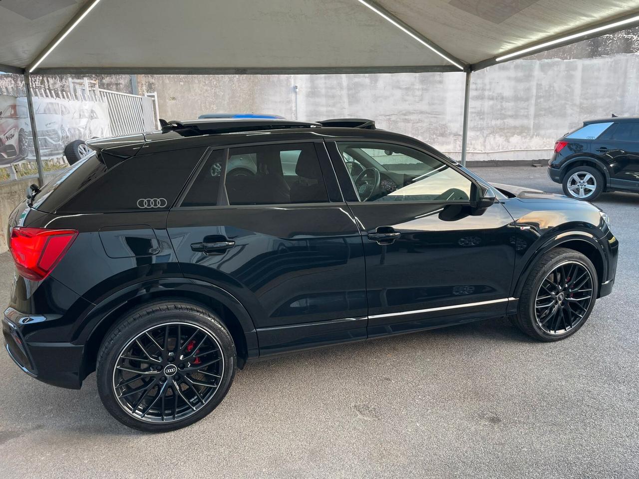 Audi Q2 35 TDI quattro S tronic Identity Black