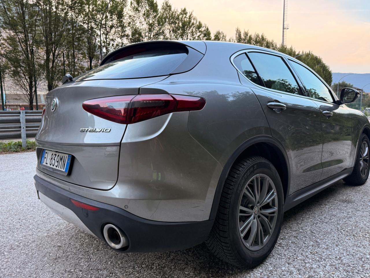 Alfa Romeo Stelvio 2.2 Turbodiesel 180 CV AT8 Q4 Business
