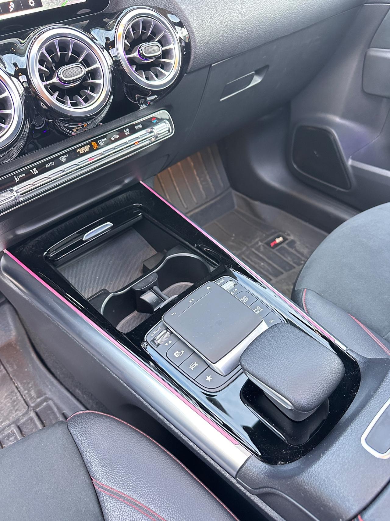 Mercedes-benz GLA 200 AMG PLUS-2022 MULTIBEAM/AMBIENT/19"