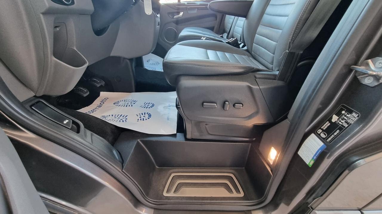 Ford Tourneo Custom 9 posti TITANIUM