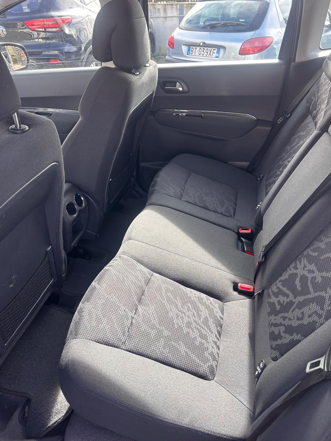 Peugeot 3008 1.6 HDi 115CV Allure