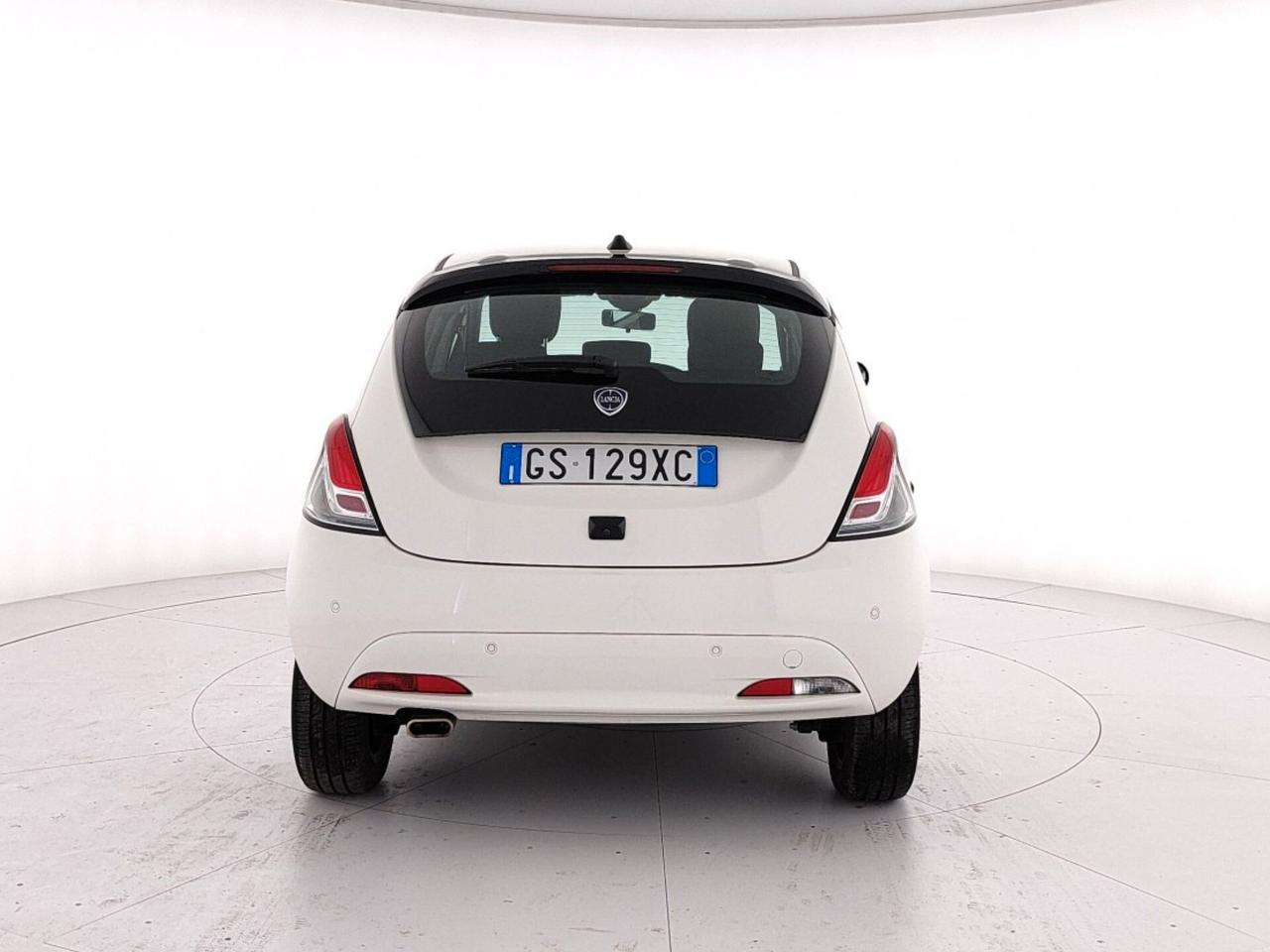 Lancia Ypsilon 1.0 FireFly 5 porte S&S Hybrid Platino