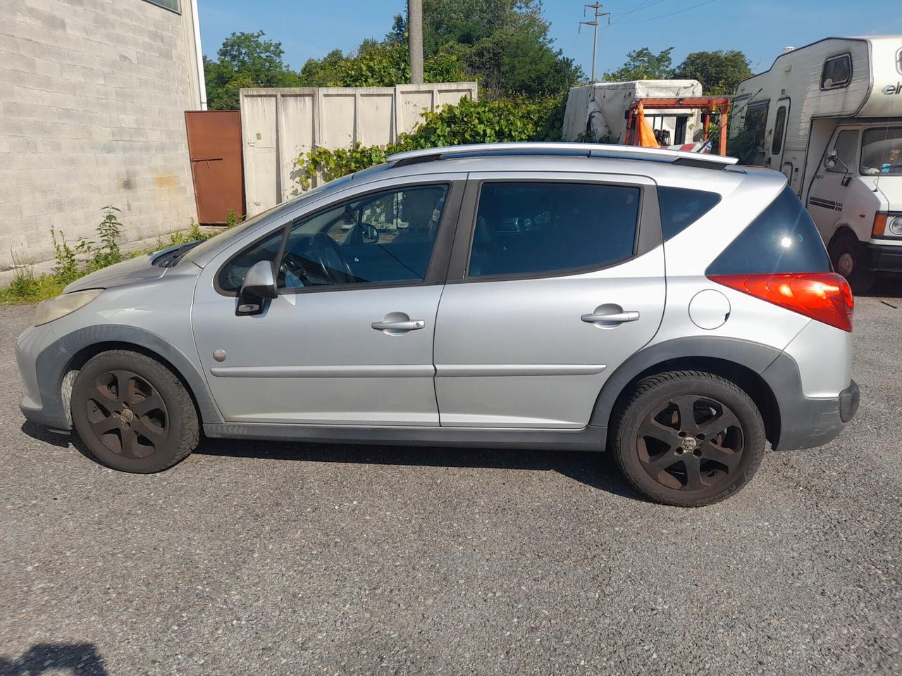 Peugeot 207 1.6 HDi 90CV SW ONE Line radiata