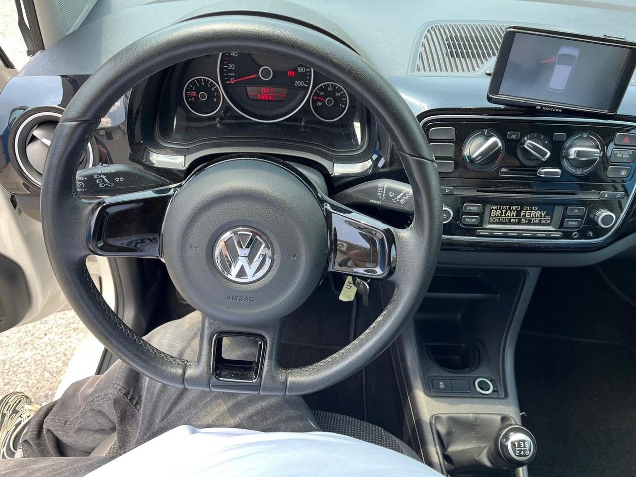 Volkswagen high up-5 P-1.0- km 84000-2012