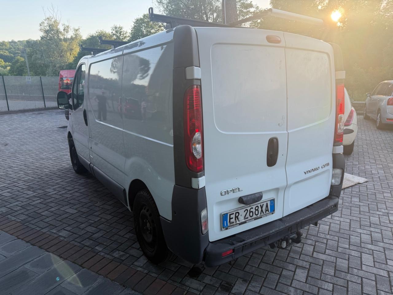 Opel Vivaro 2.0 CDTI 2013 - GANCIO TRAINO/PORTAPACHI