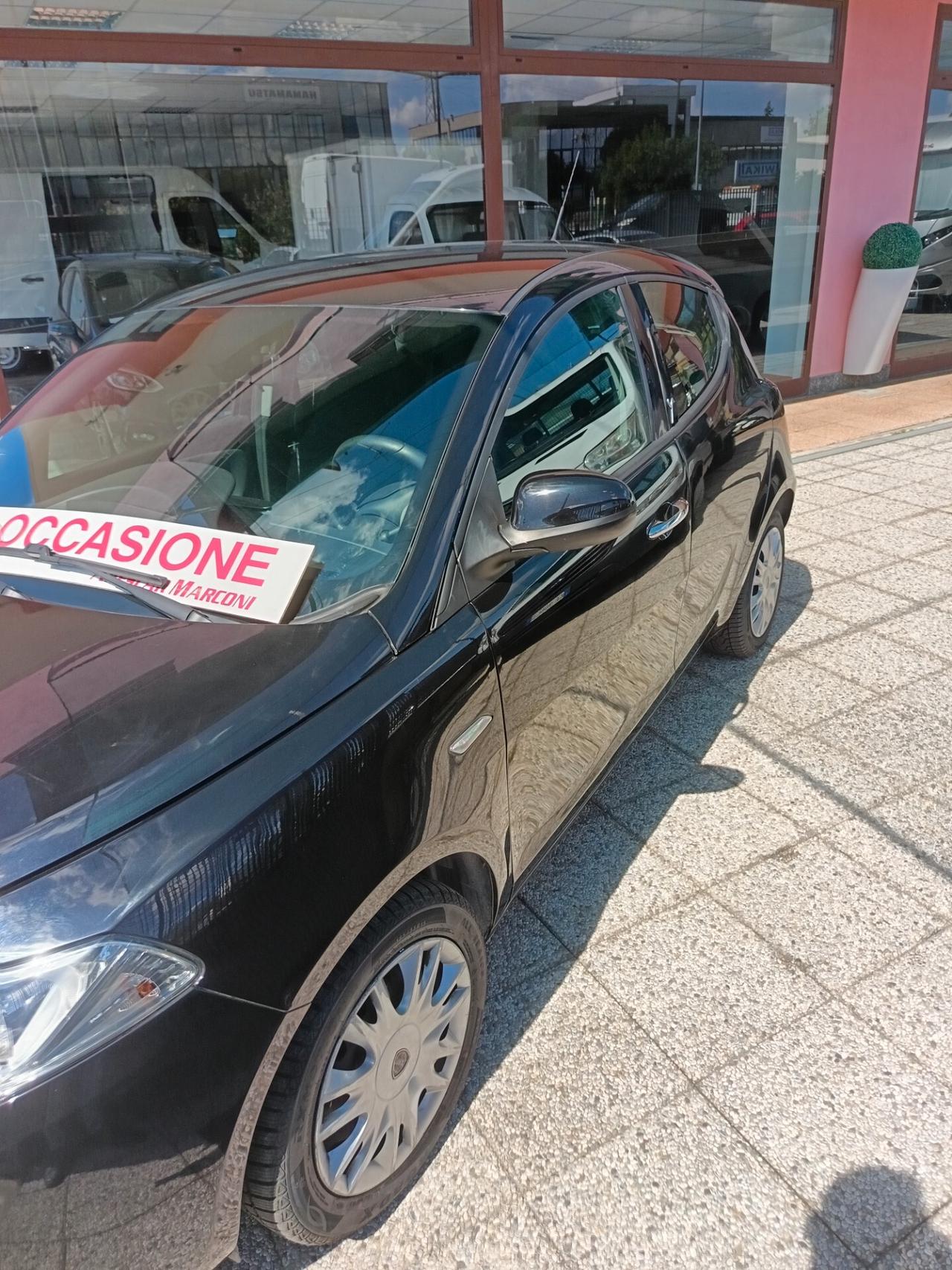 Lancia Ypsilon 1.2 69 CV 5 porte Gold