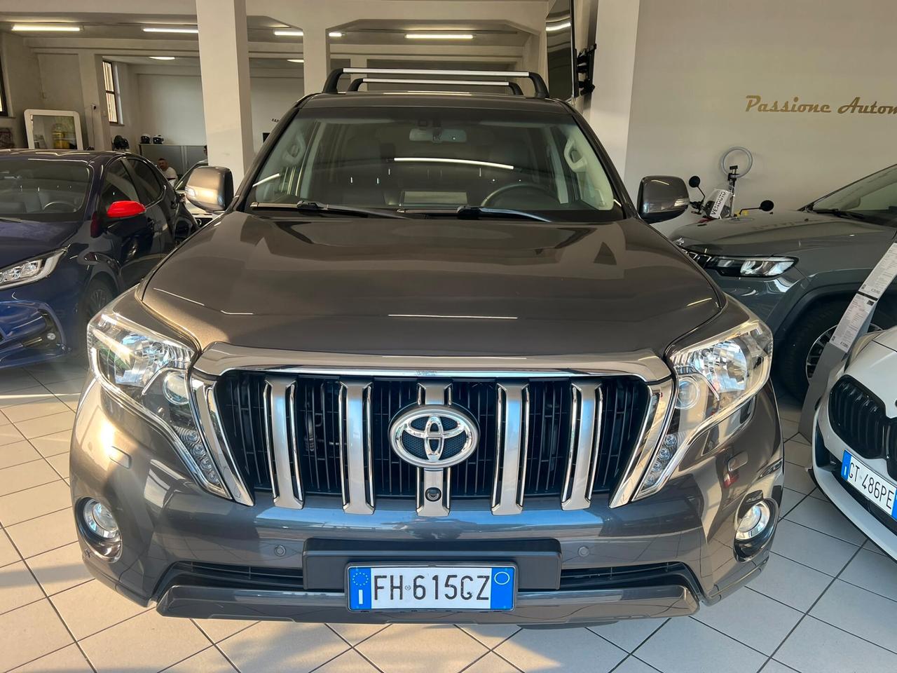 Toyota Land Cruiser 5p 2.8 d-4d Lounge AUTOMATICA + GANCIO TRAINO IVA ESCLUSA