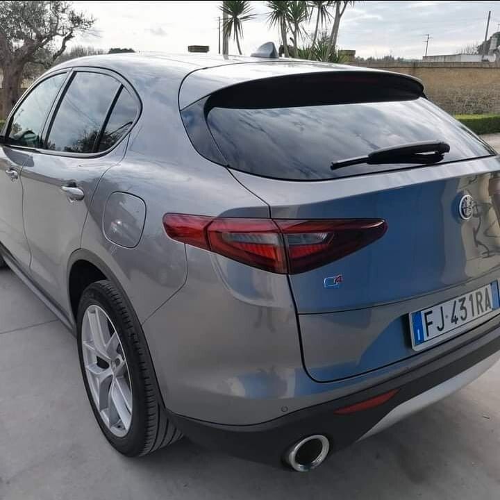 Alfa Romeo Stelvio 2018 photo 2