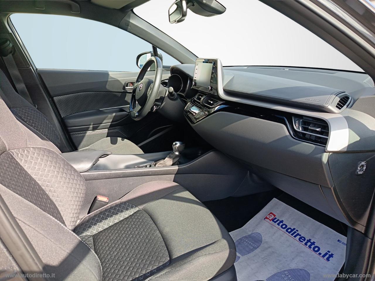 TOYOTA C-HR 1.8 Hybrid E-CVT Business