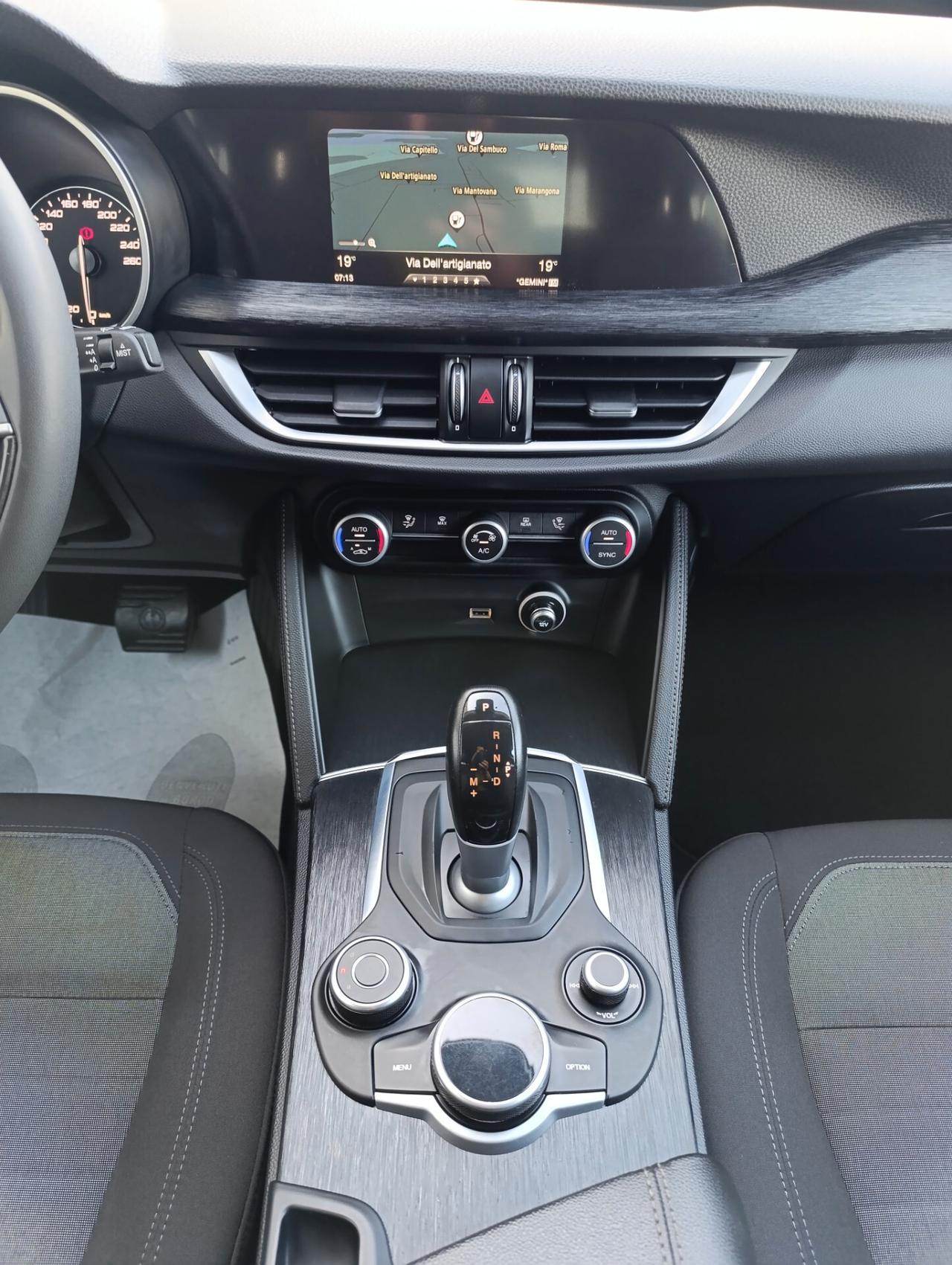 Alfa Romeo Stelvio 2.2 Turbodiesel 160 CV AT8 RWD Business