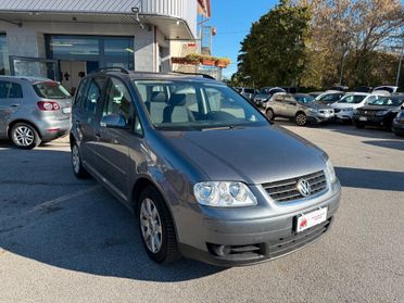 Volkswagen Touran 1.9 Diesel Cambio Automatico Neopatentati