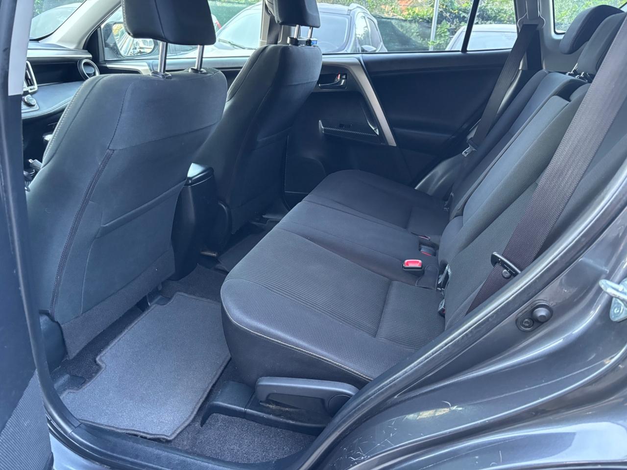 Toyota RAV 4 - 2.0 D-4D Style White Ed.