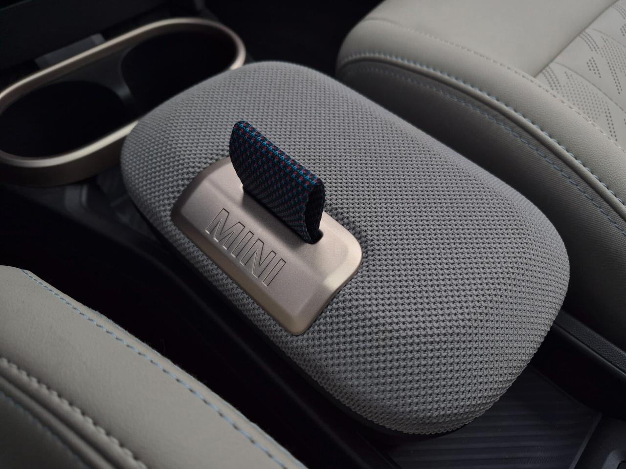 MINI Cooper C STEPTRONIC TETTO PELLE LED CARPLAY NAVI RETROCAM. VOLANTE RISCALDABILE