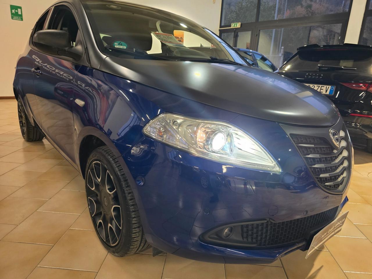Lancia Ypsilon 1.2 69 CV 5 porte S Momodesign