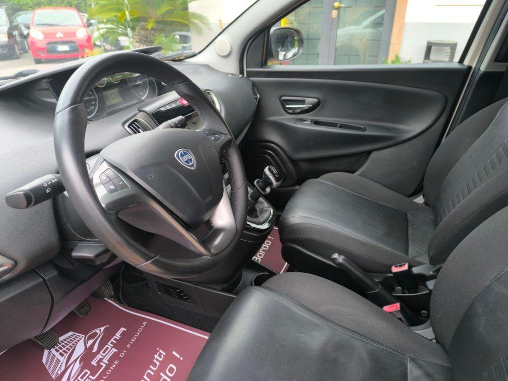Lancia Ypsilon 0.9 TwinAir 85 CV 5 porte S&S Gold TAGLIANDATA!