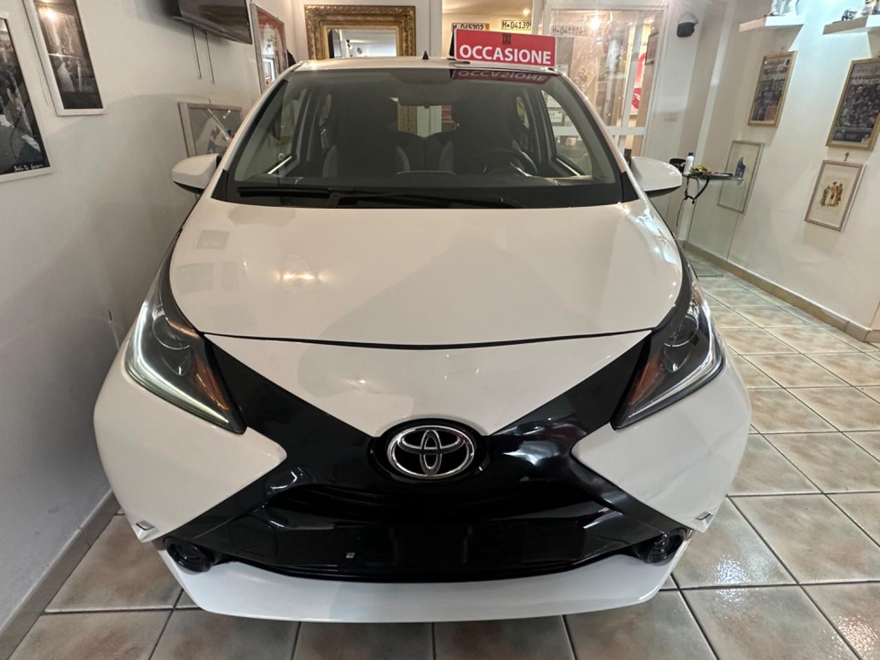 Toyota Aygo 1.0 VVT-i 69 CV 5 porte x-clusiv GARANZIA