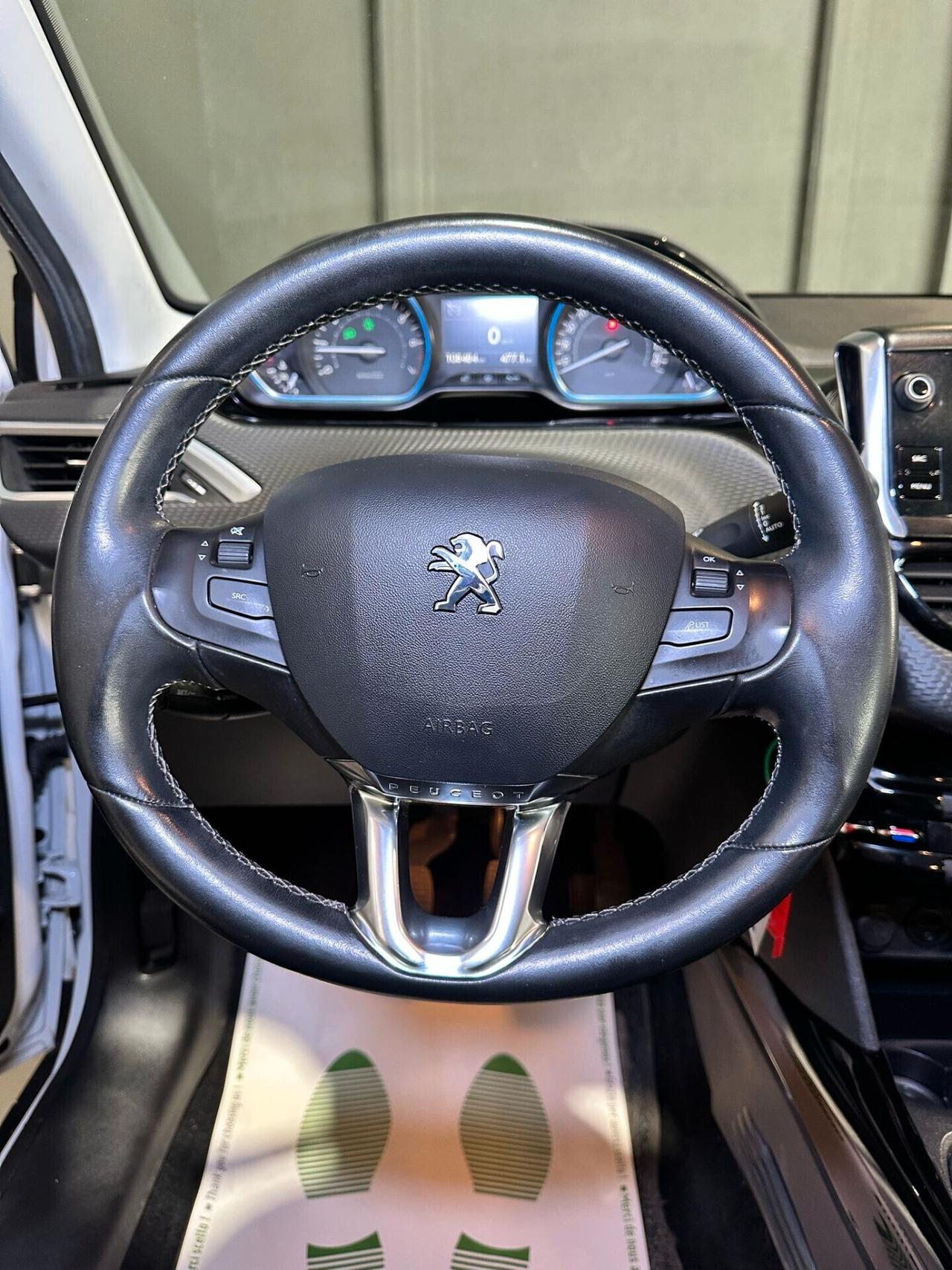 Peugeot 2008 PureTech 1.2 82 Allure 12V