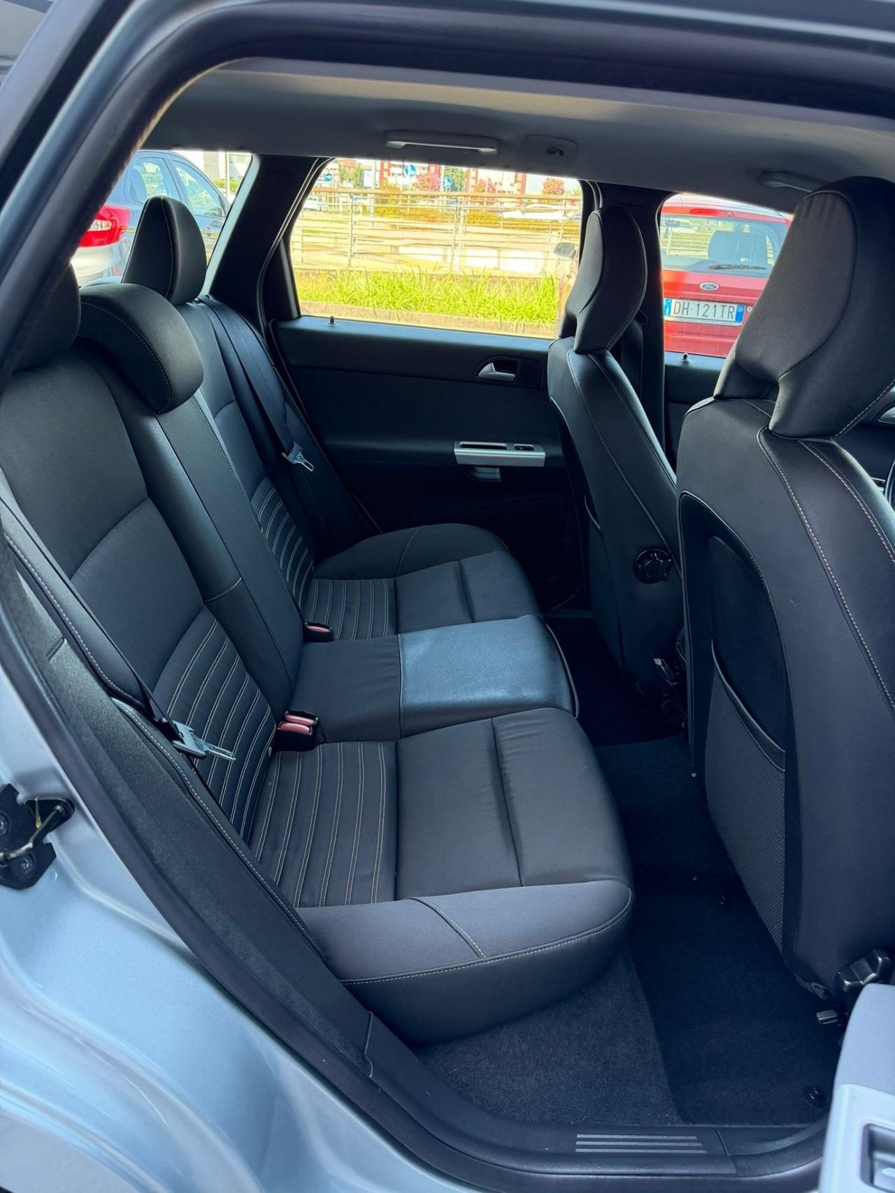 Volvo V50 D2 R-design
